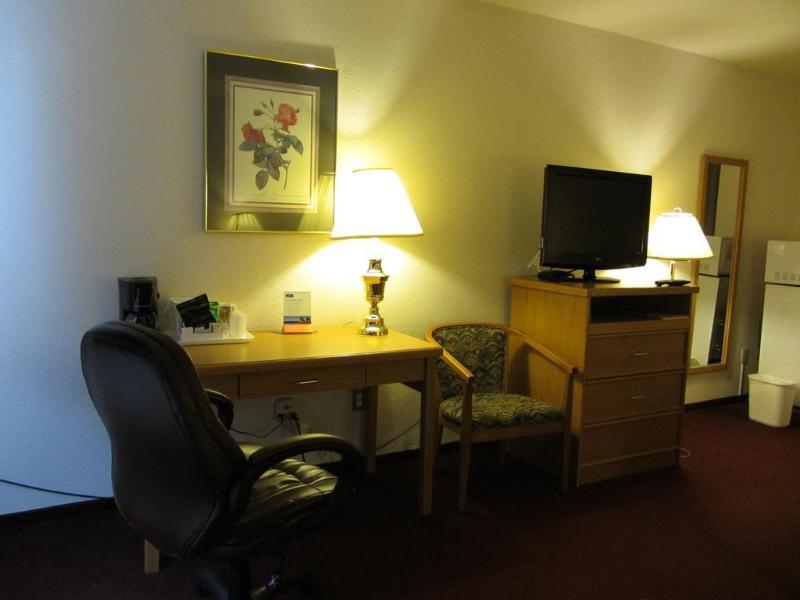 Howard Johnson By Wyndham Fort St. John Exterior foto