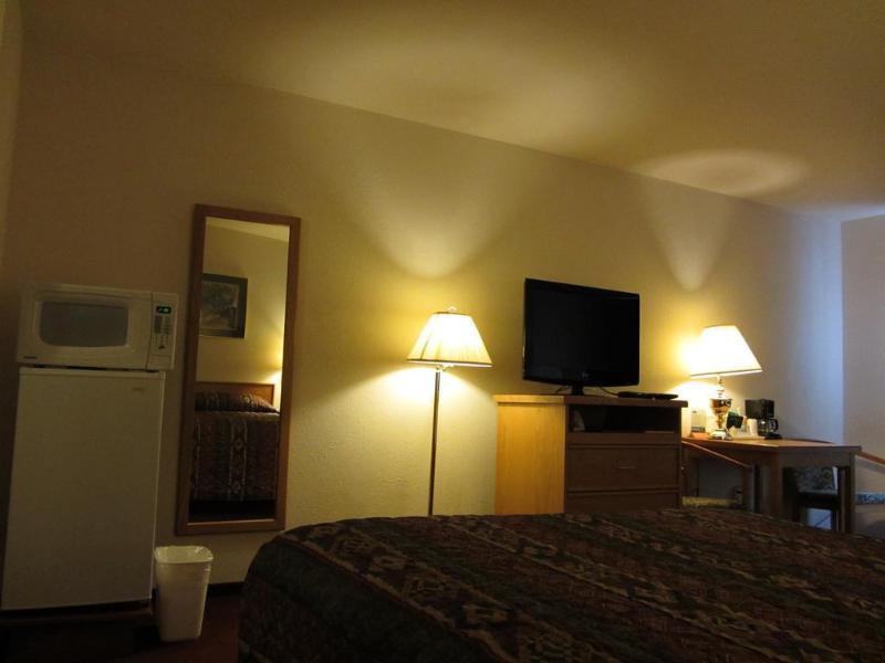 Howard Johnson By Wyndham Fort St. John Exterior foto