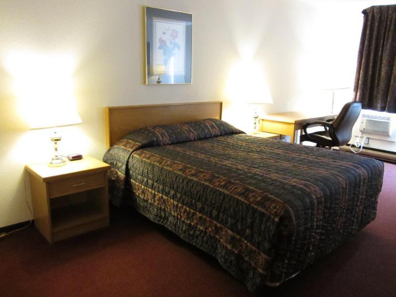 Howard Johnson By Wyndham Fort St. John Exterior foto