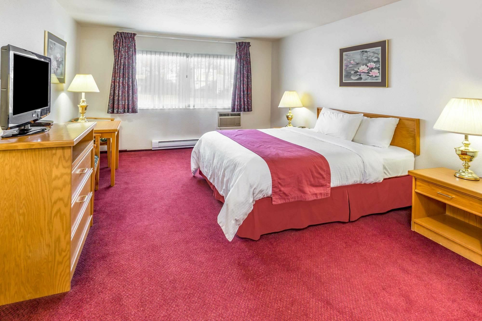 Howard Johnson By Wyndham Fort St. John Exterior foto